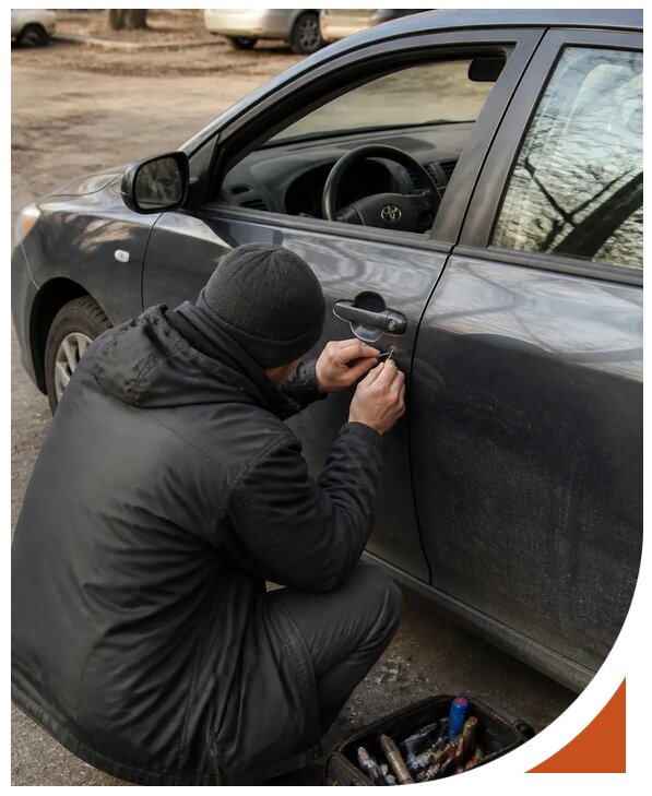 Профессиональное вскрытие автомобиля Тойота без повреждений в Омске